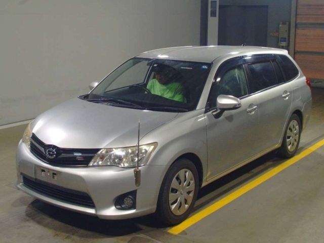 4175 TOYOTA COROLLA FIELDER NZE161G 2013 г. (TAA Yokohama)